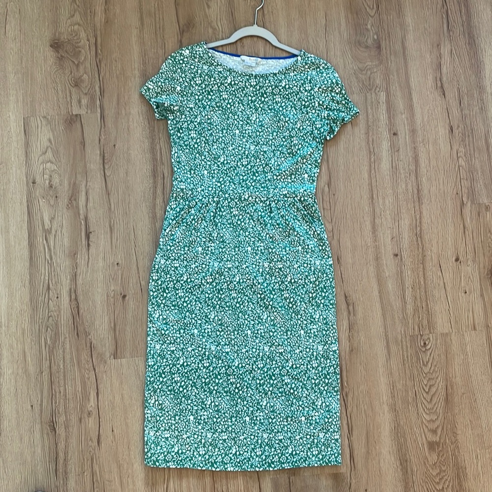 Boden Phoebe Jersey Dress In Dill Mono Vine
